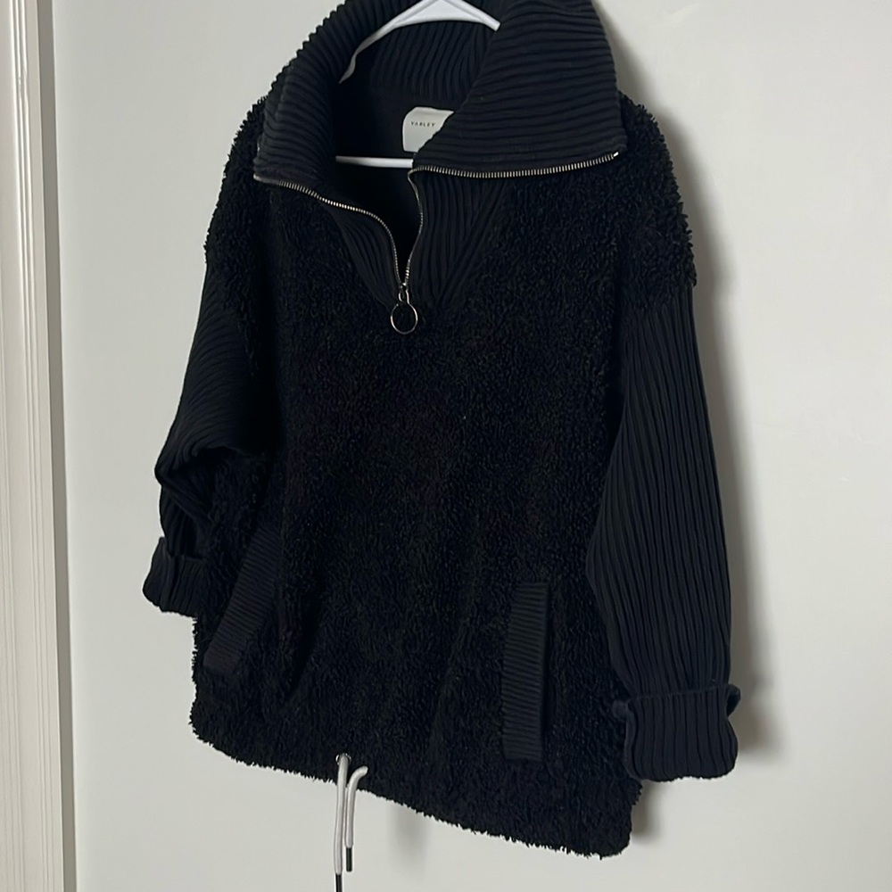 Varley Ribbed Black Sweater Fleece Pullover, worn twice - Picture 2 of 6